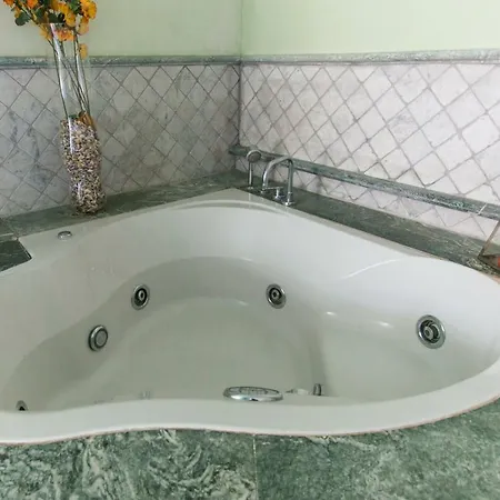 Luxury With Pool Pietrasanta
