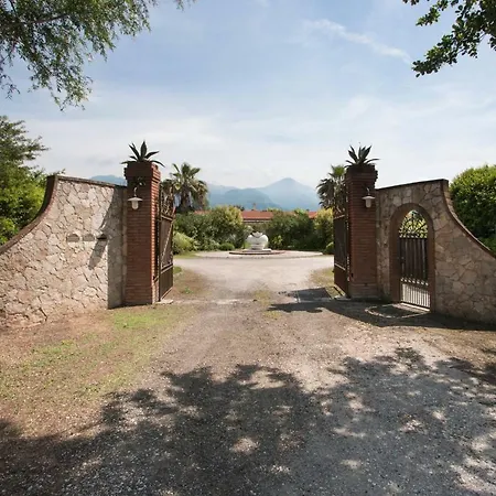 Luxury With Pool Villa Pietrasanta